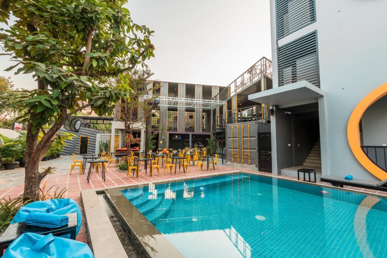 White Rabbit Hostel Siem Reap Buitenkant foto