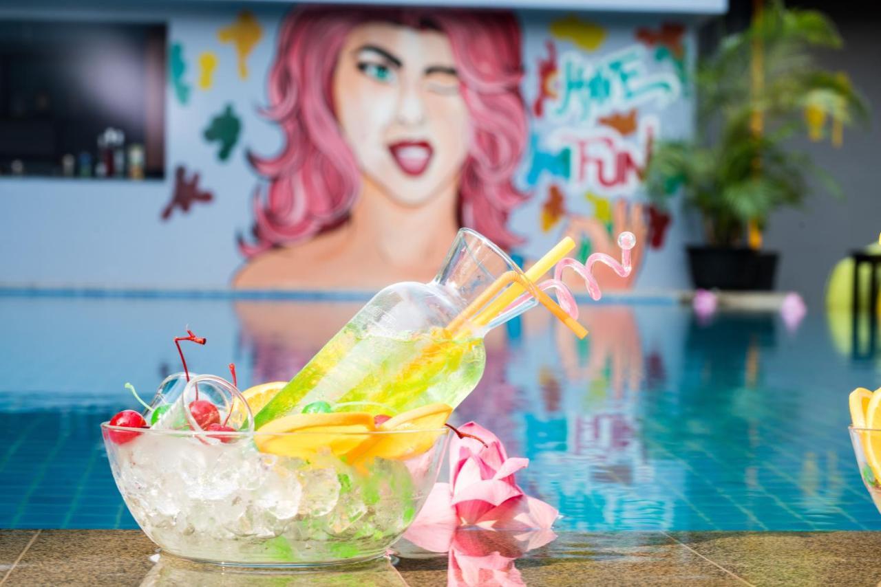 White Rabbit Hostel Siem Reap Buitenkant foto