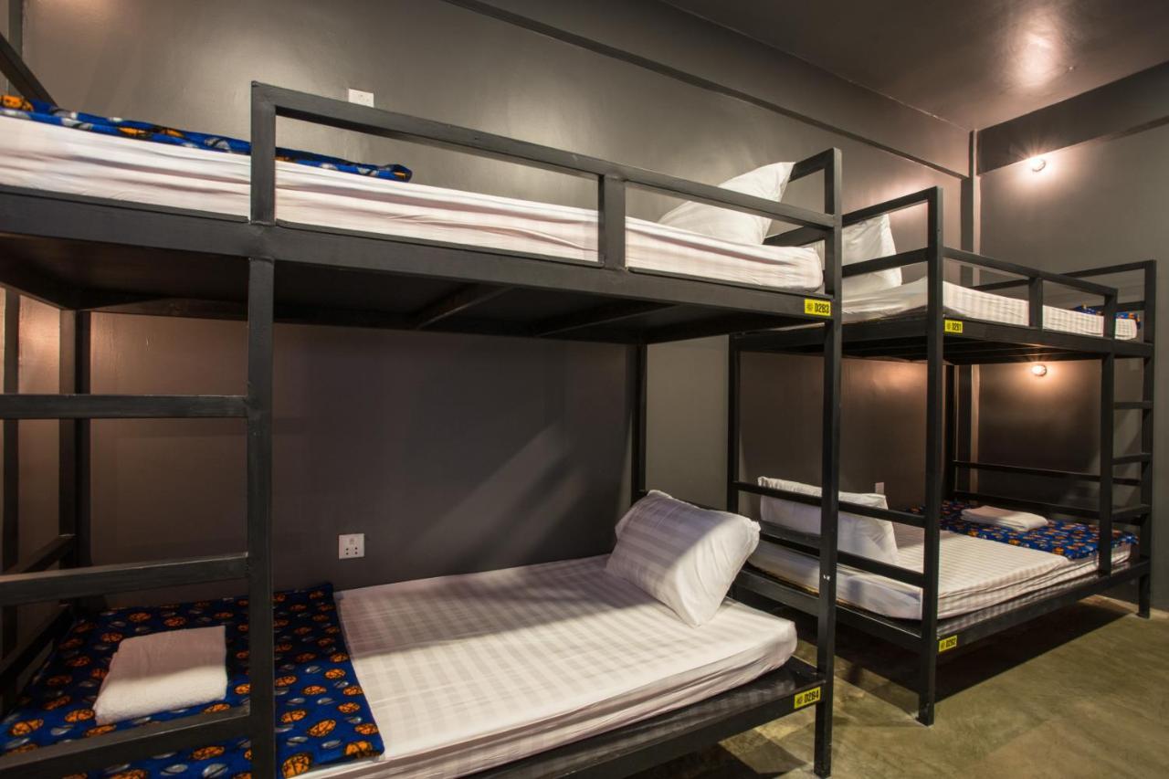 White Rabbit Hostel Siem Reap Buitenkant foto