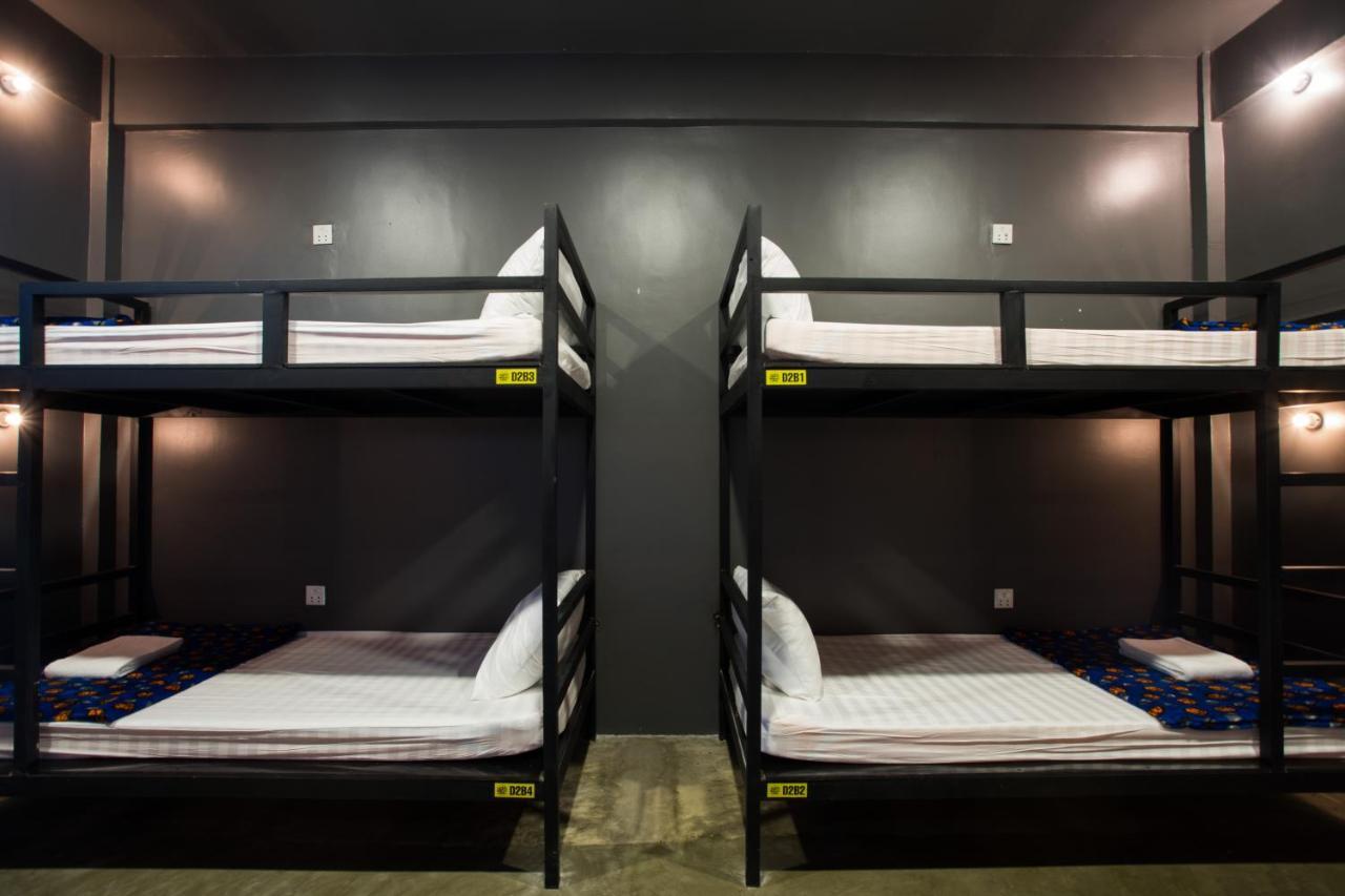 White Rabbit Hostel Siem Reap Buitenkant foto
