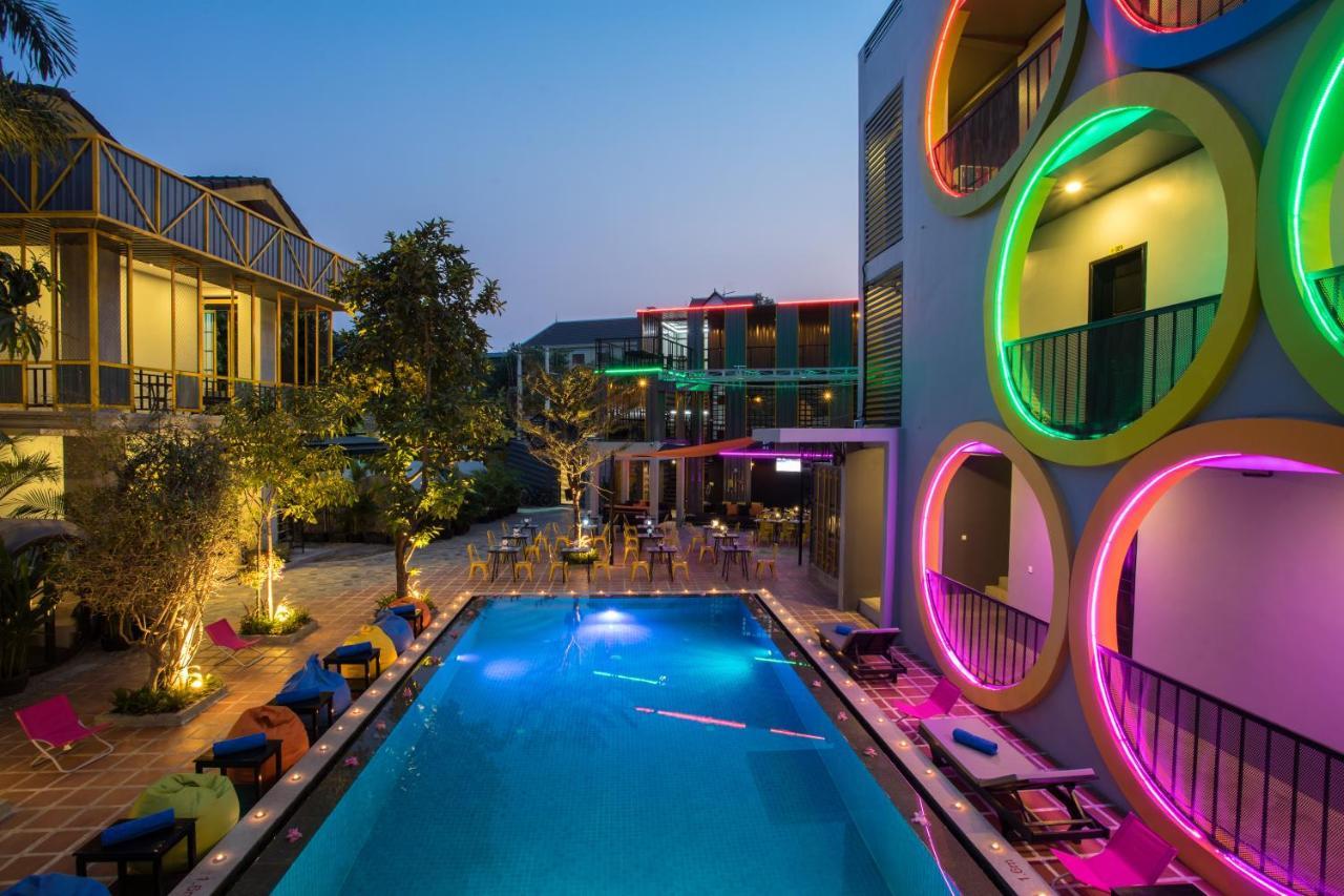 White Rabbit Hostel Siem Reap Buitenkant foto