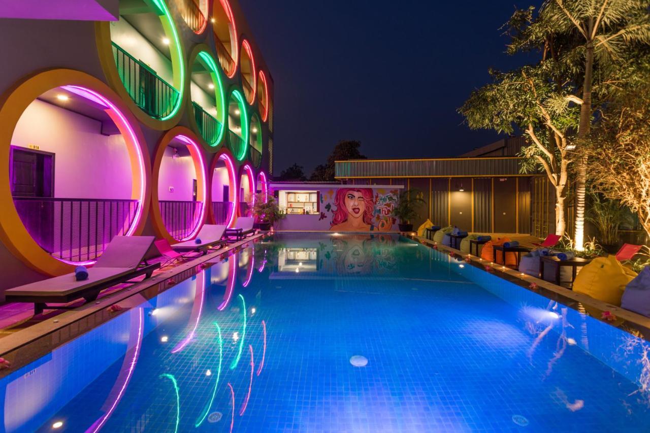 White Rabbit Hostel Siem Reap Buitenkant foto