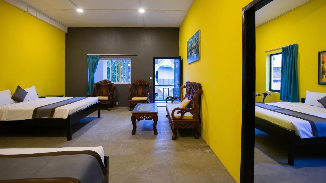 White Rabbit Hostel Siem Reap Buitenkant foto