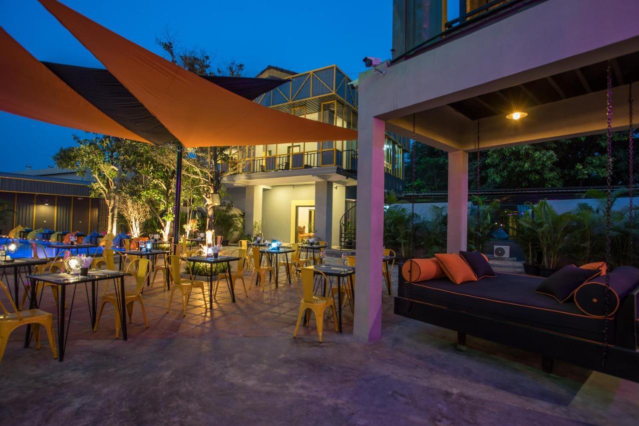 White Rabbit Hostel Siem Reap Buitenkant foto