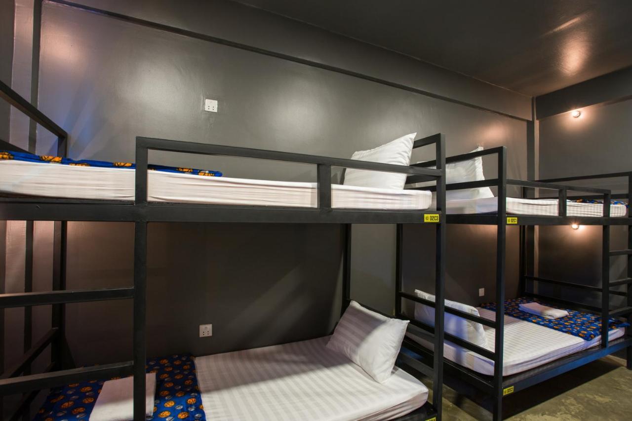 White Rabbit Hostel Siem Reap Buitenkant foto