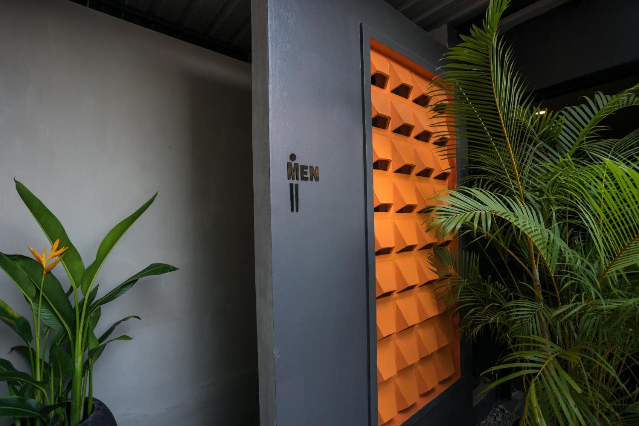 White Rabbit Hostel Siem Reap Buitenkant foto
