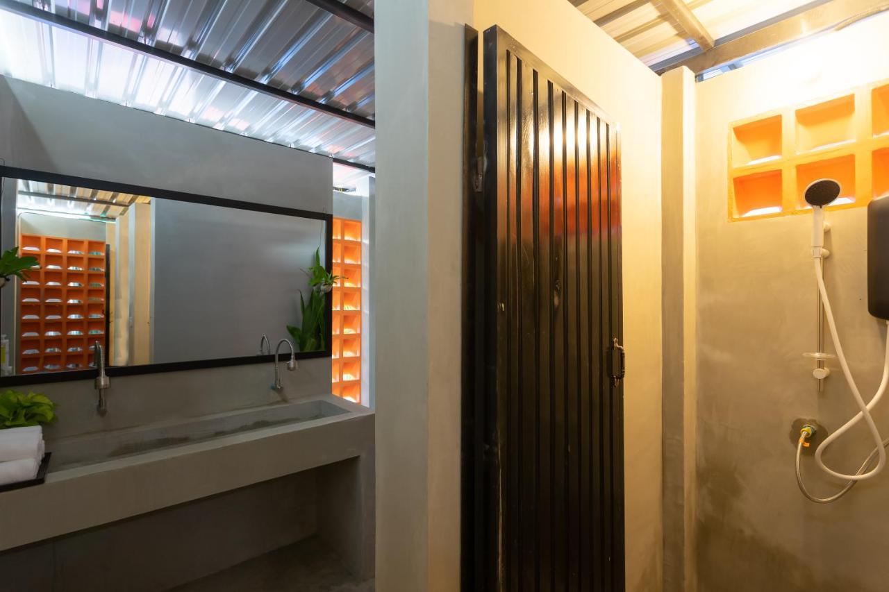 White Rabbit Hostel Siem Reap Buitenkant foto