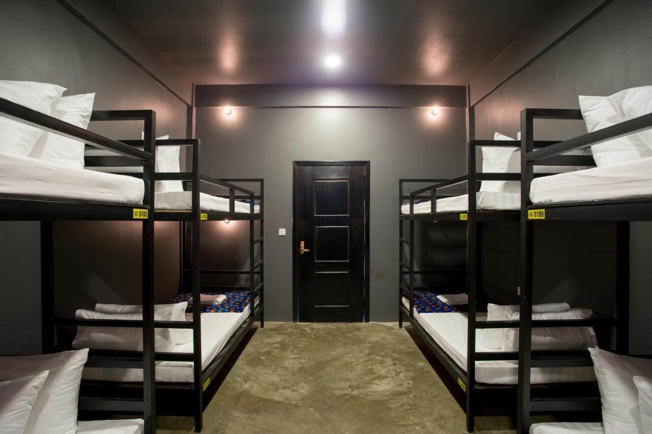 White Rabbit Hostel Siem Reap Buitenkant foto
