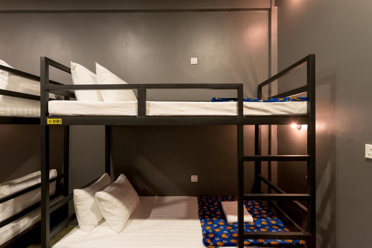 White Rabbit Hostel Siem Reap Buitenkant foto
