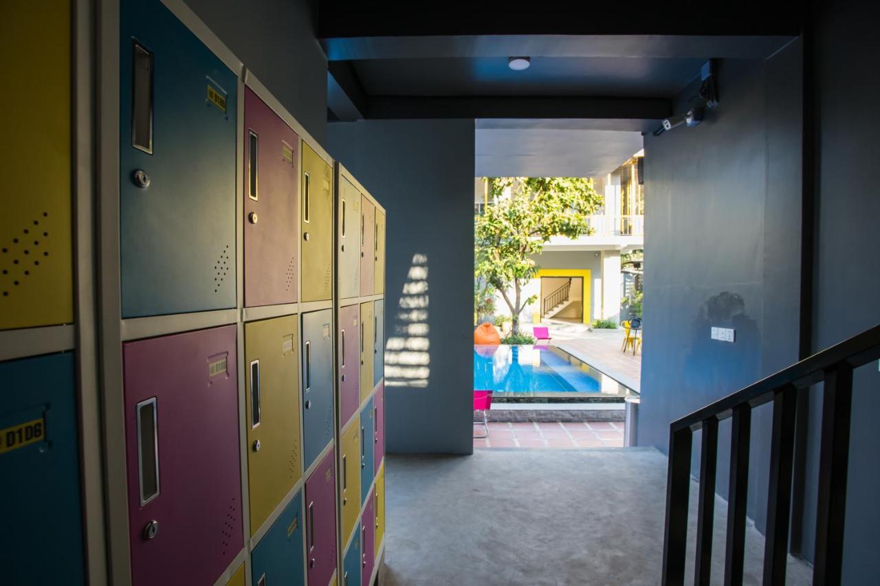 White Rabbit Hostel Siem Reap Buitenkant foto
