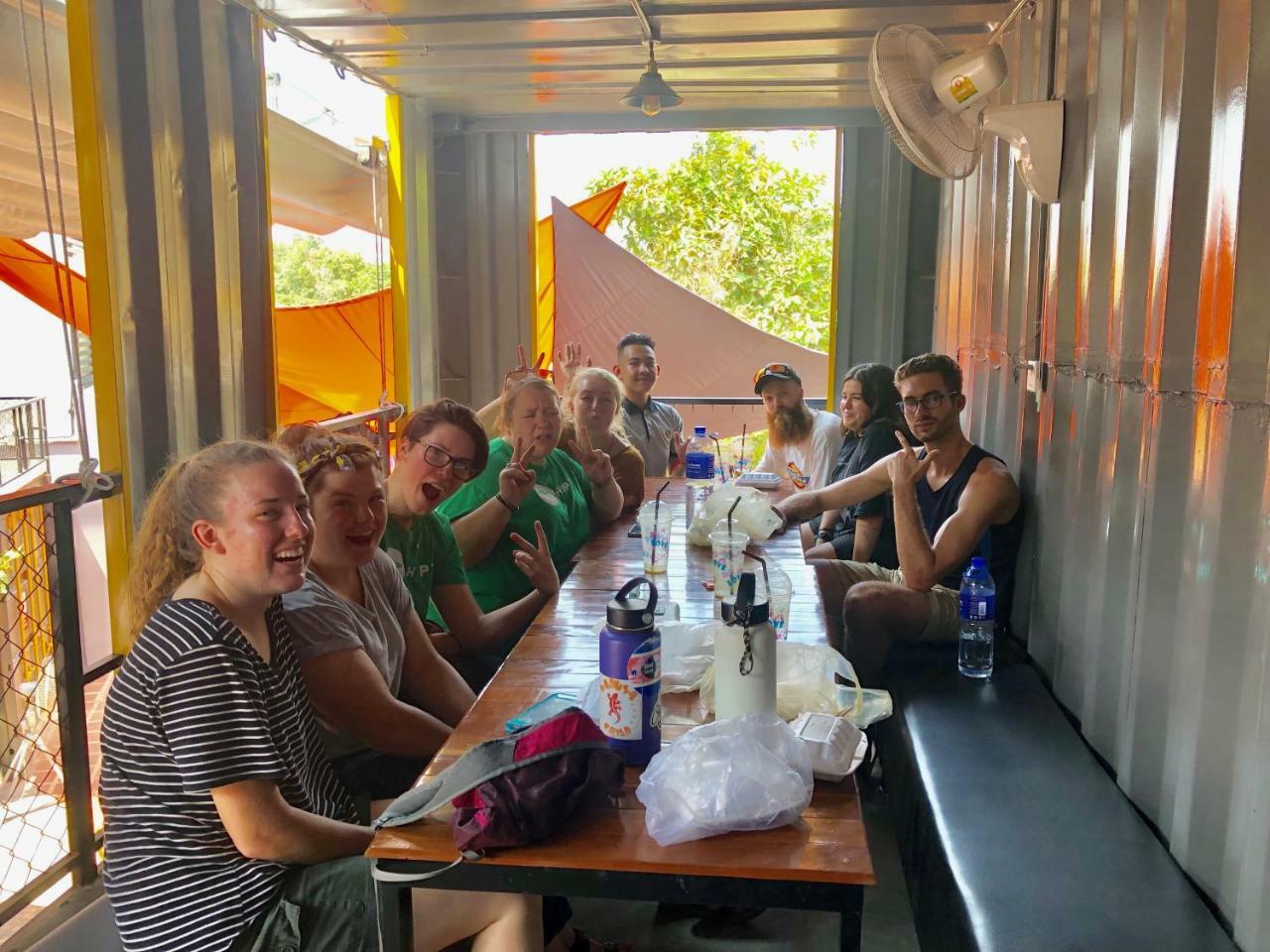 White Rabbit Hostel Siem Reap Buitenkant foto